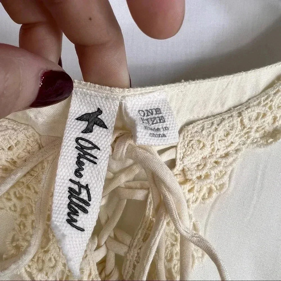 Anthropologie OTHERS FOLLOW Cream Fringe Poncho One Size Womens Boho Lagenlook - Picture 3 of 11